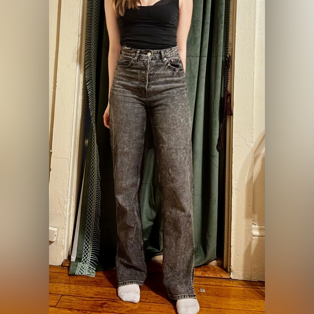 H&M Women's Black split Hem Jeans sz 2